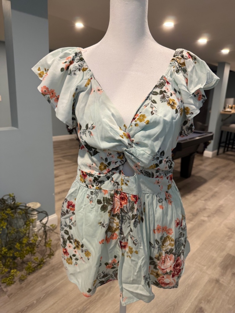 Floral Twist Front top in Light Aqua